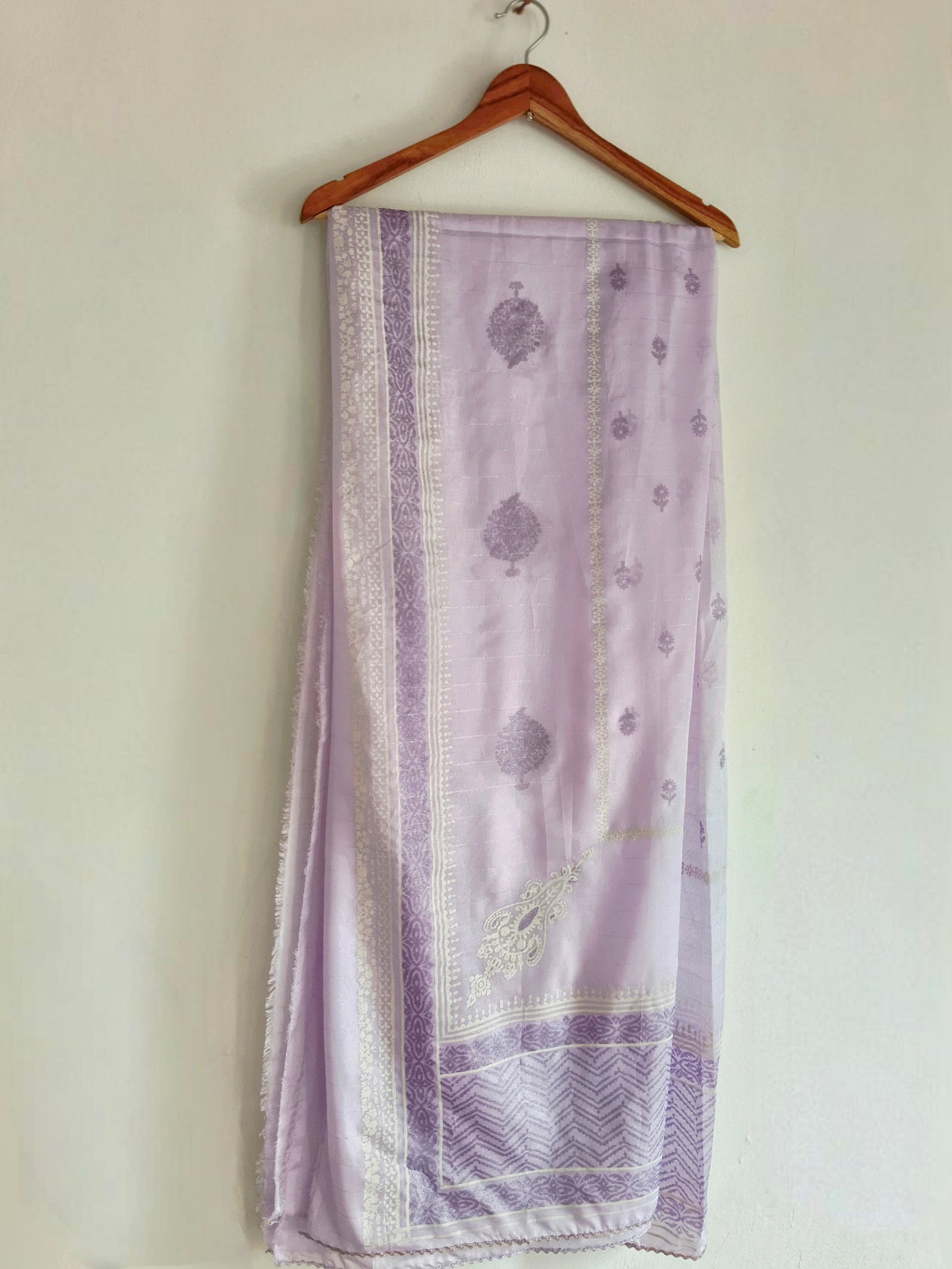 Embroidered Lawn 3-Piece Suit – Summer Collection light purple.