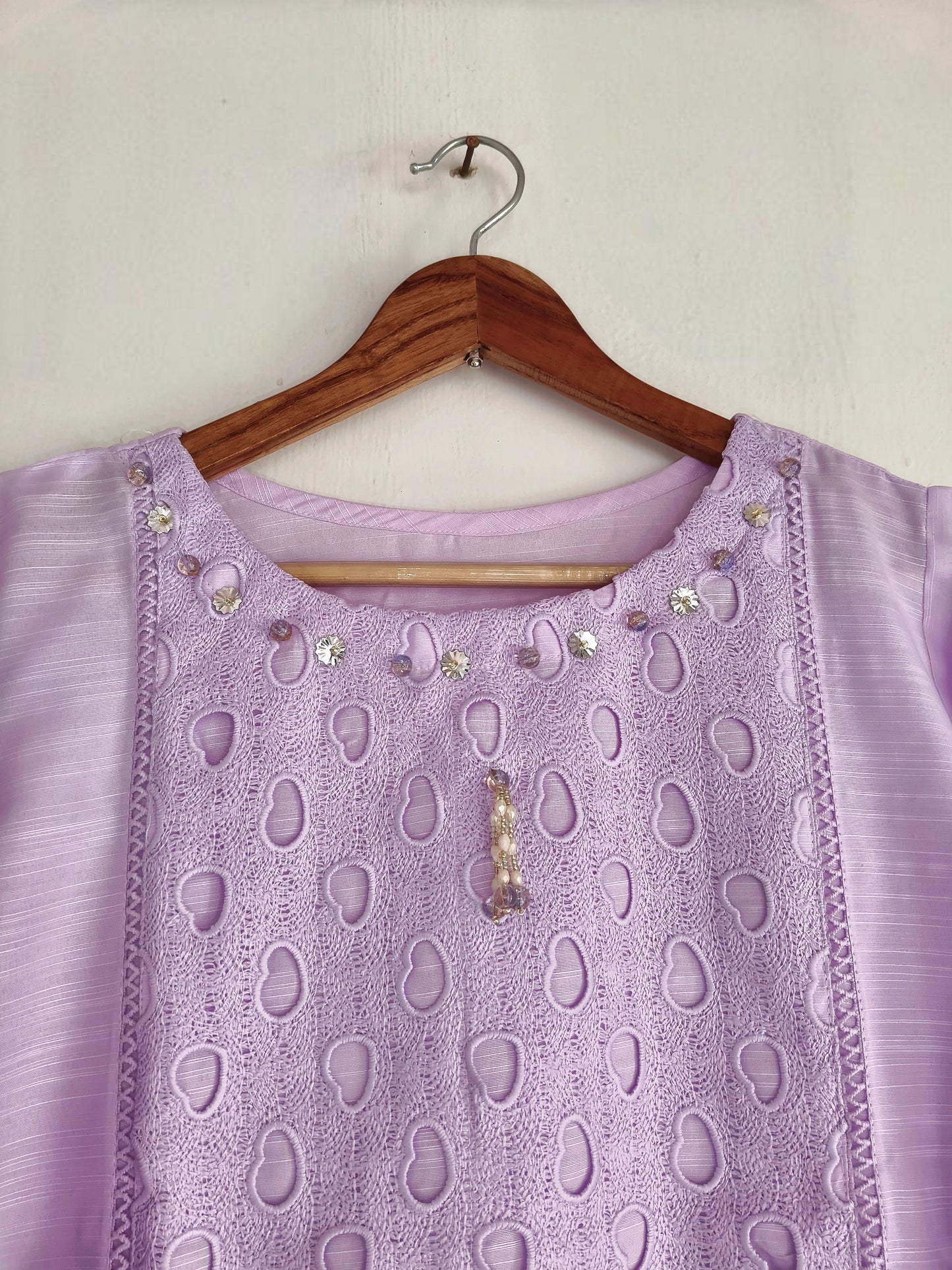Embroidered Lawn 3-Piece Suit – Summer Collection light purple.