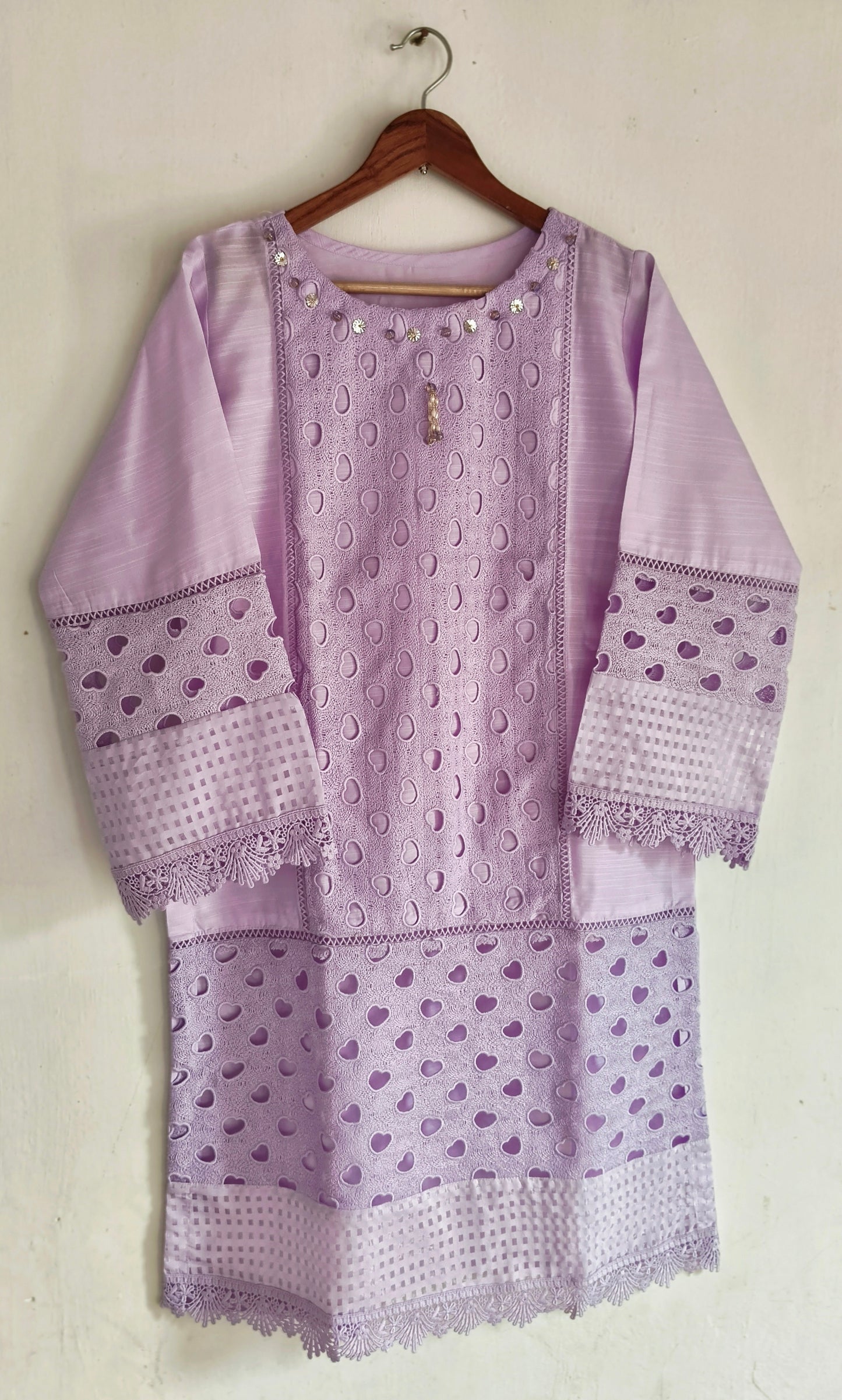Embroidered Lawn 3-Piece Suit – Summer Collection light purple.