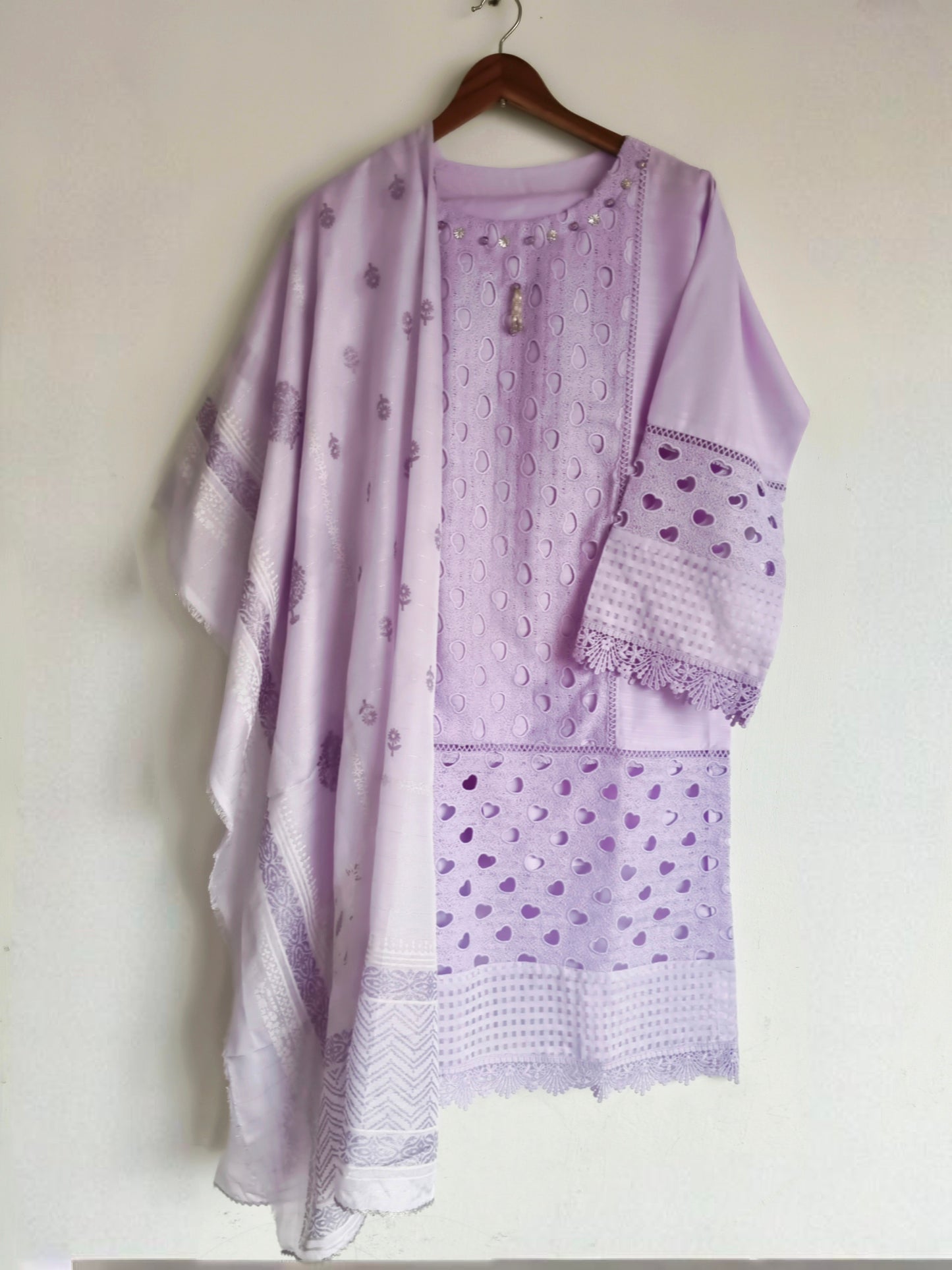 Embroidered Lawn 3-Piece Suit – Summer Collection light purple.