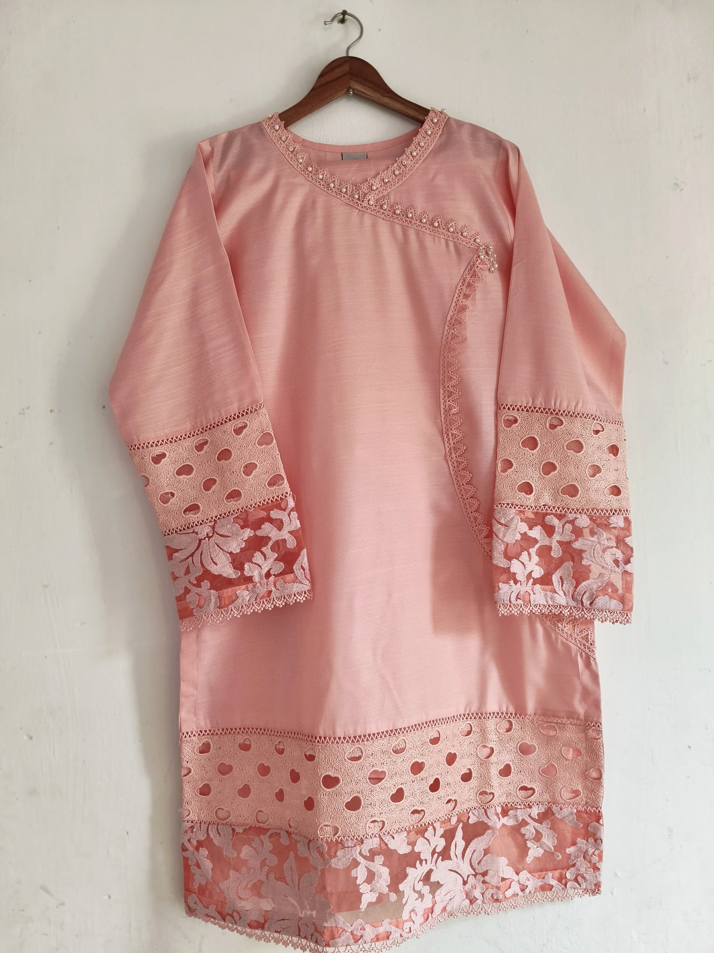 Luxury Embroidered 3 Piece Lawn Suit – Soft Pink